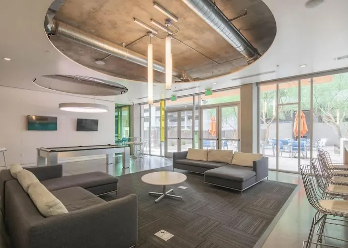 Adorable 1Bd - Central Downtown - Gym, Pool, Parking