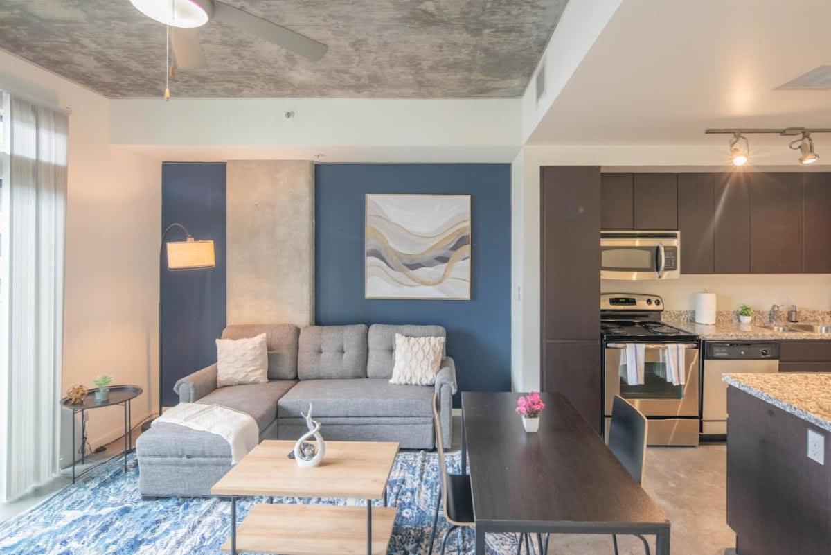Adorable 1bd - Downtown - Gym, Pool, Parking Phoenix