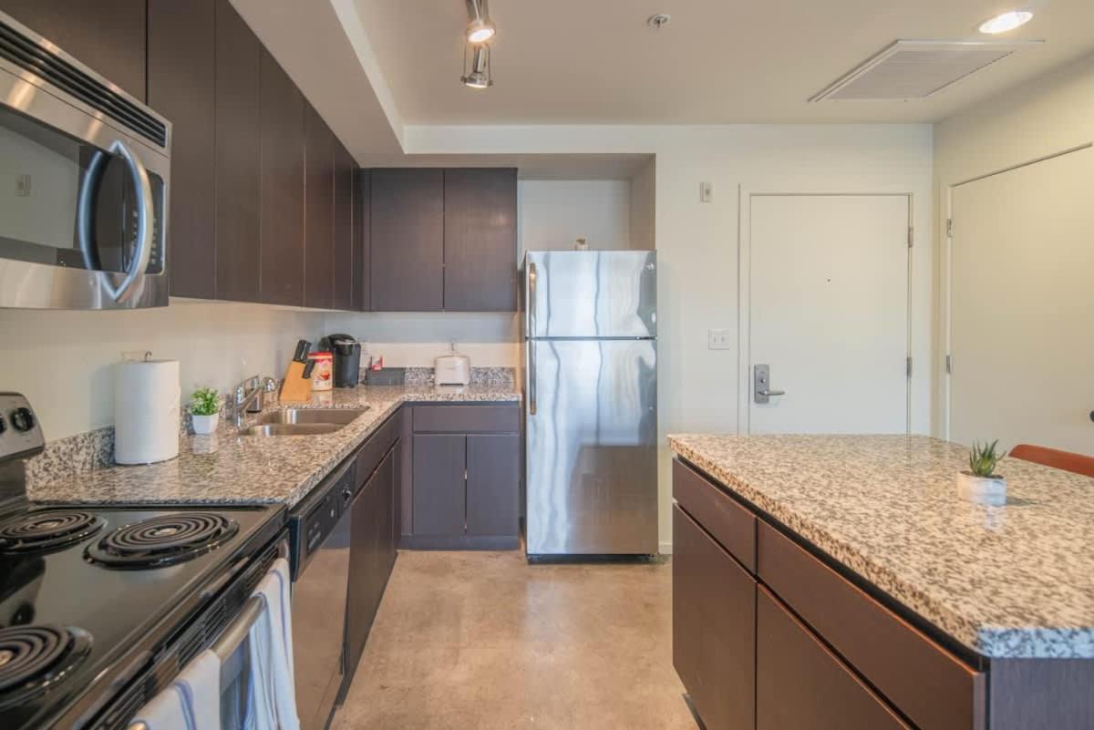 Appartamento Adorable 1bd - Downtown - Gym, Pool, Parking