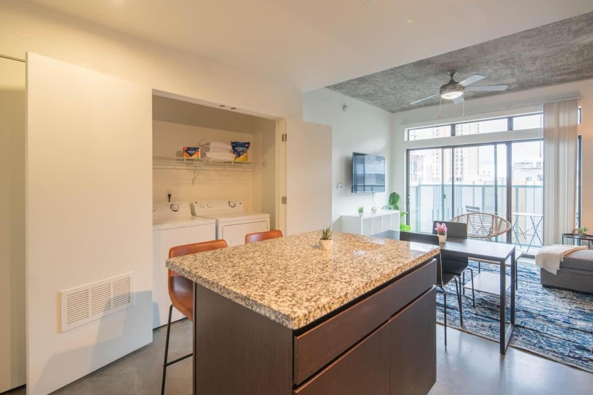 Appartement Adorable 1bd - Downtown - Gym, Pool, Parking *