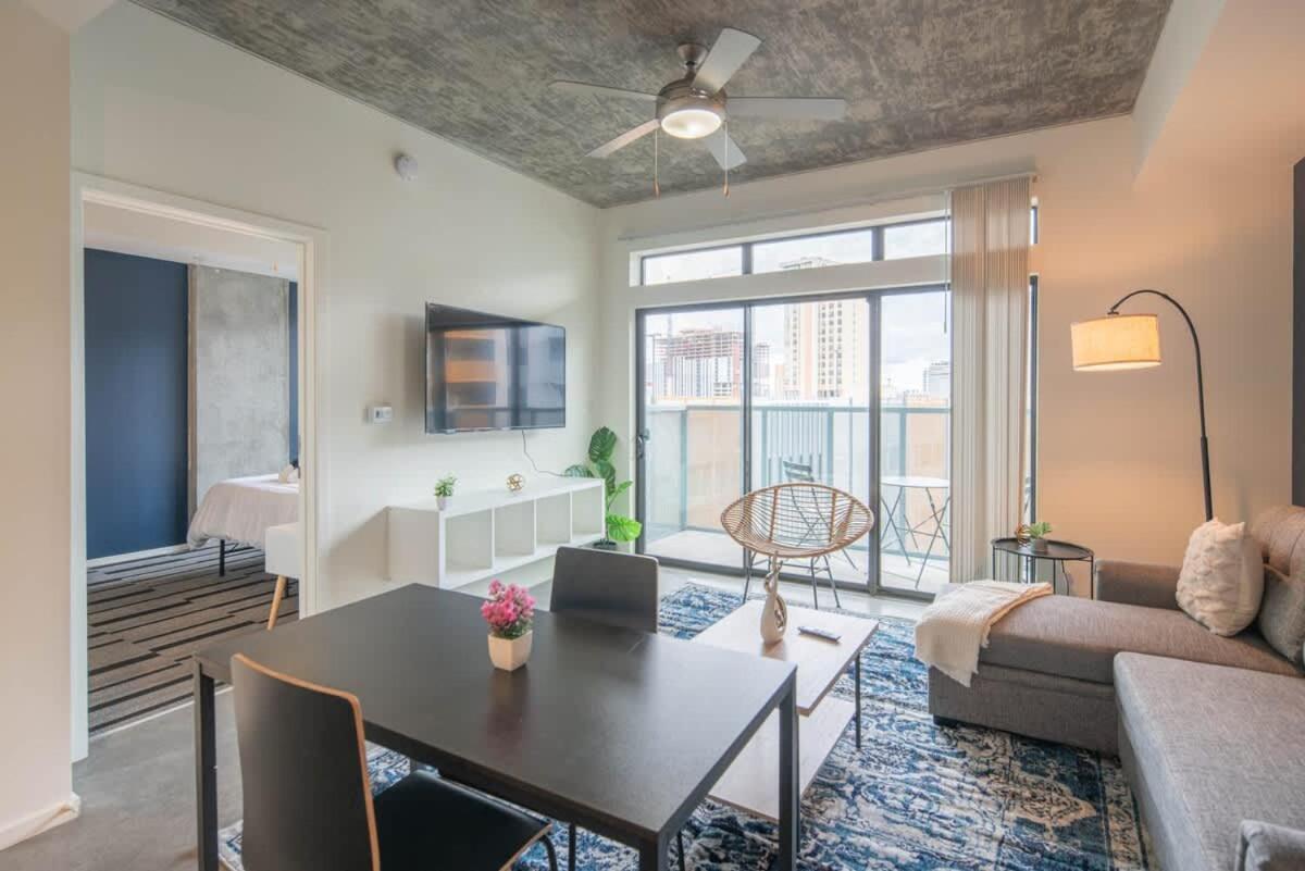 Adorable 1bd - Downtown - Gym, Pool, Parking Phoenix