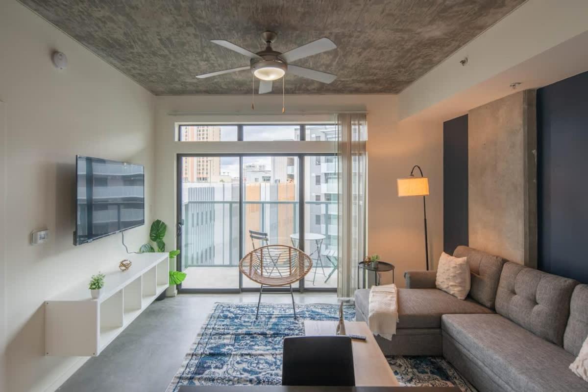 Adorable 1bd - Downtown - Gym, Pool, Parking Appartement *